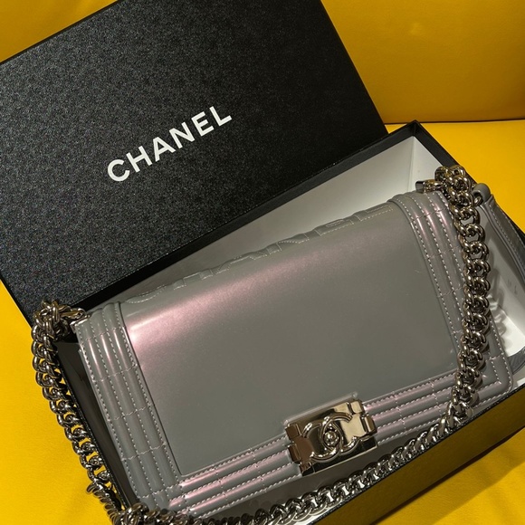 Chanel Boy Medium - Picture 5 of 16